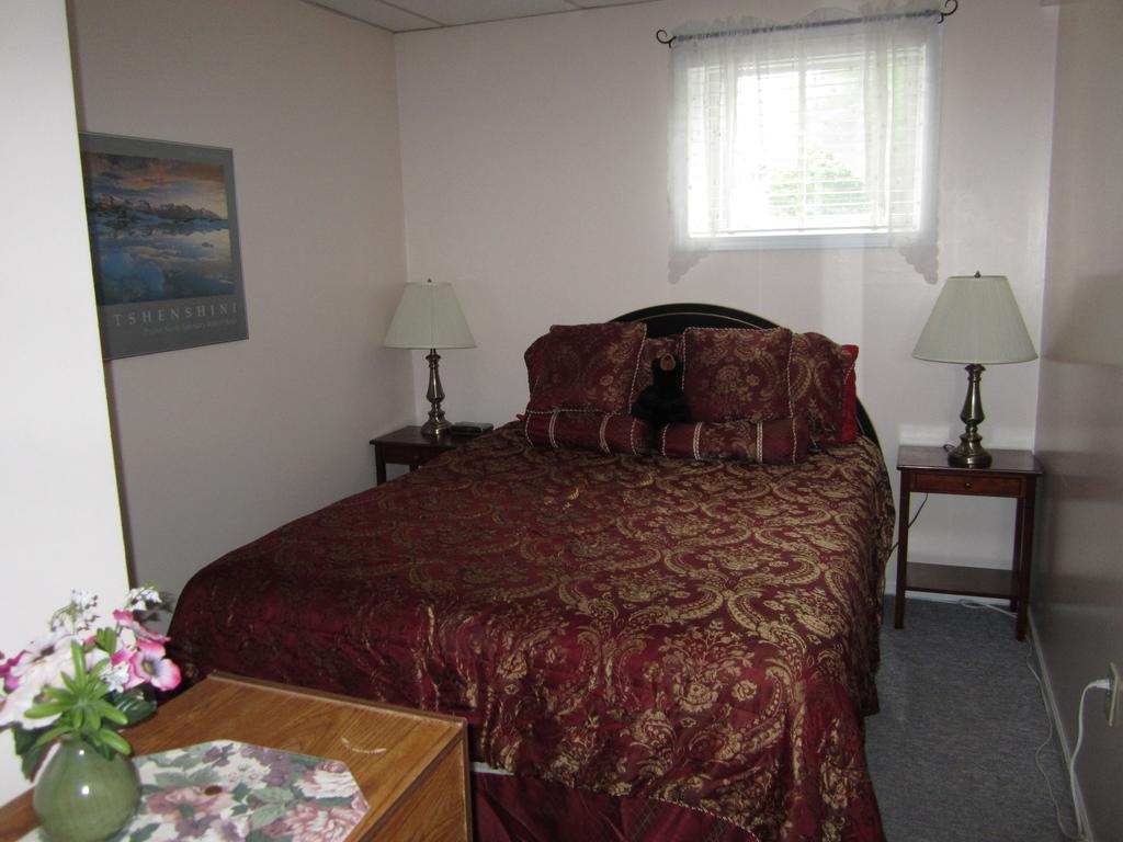 Casey'S Bed & Breakfast Whitehorse Oda fotoğraf