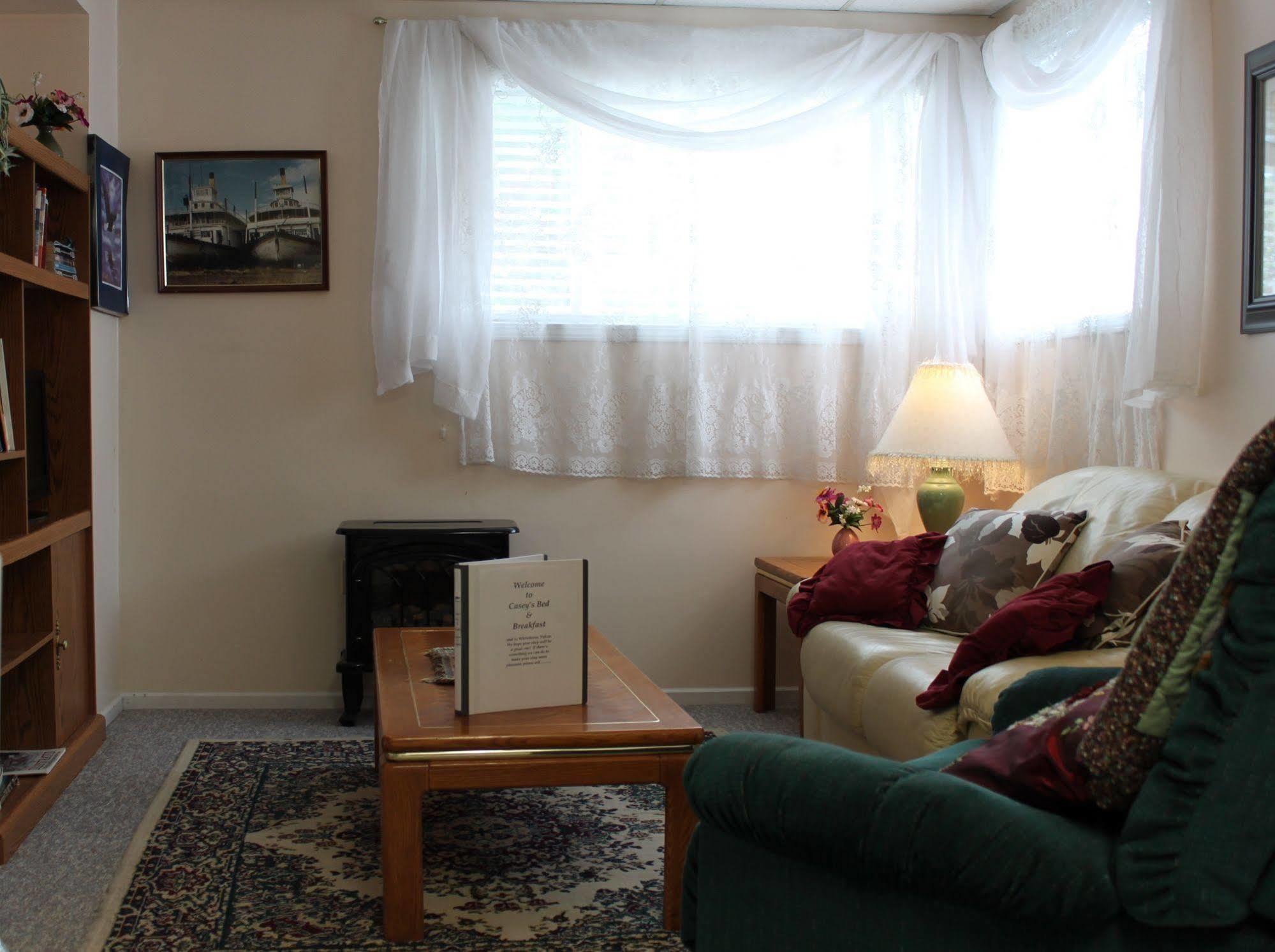 Casey'S Bed & Breakfast Whitehorse Dış mekan fotoğraf